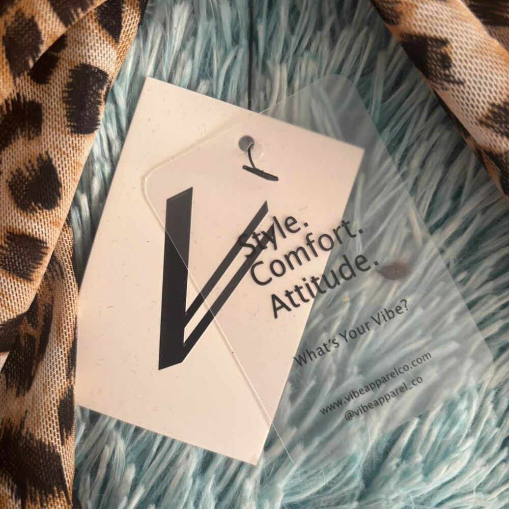 Vibe Leopard Print Long Sleeve Button-Up Blouse — NWT Women's XL - Picture 2 of 4